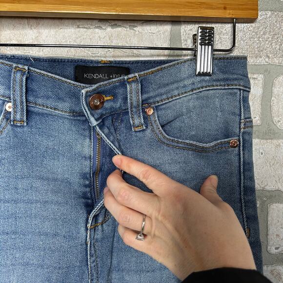 High Rise Straight Leg Jeans Kendall & Kylie size 1/25 - Picture 4 of 8